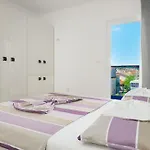 Apartment Luxury Apartments-la Dino Maky