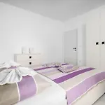 Luxury Apartments-la Dino Maky Apartment *