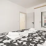 Apartment Luxury Apartments-la Dino Maky