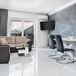 Apartment Luxury Apartments-la Dino Maky *