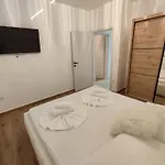 Luxury Apartments-la Dino Maky Apartment *