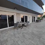 Luxury Apartments-la Dino Maky