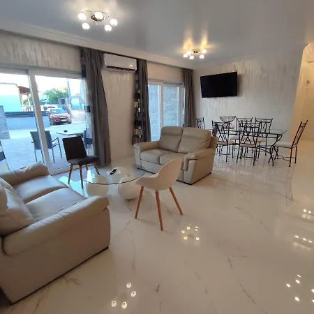 Luxury Apartments-la Dino Maky