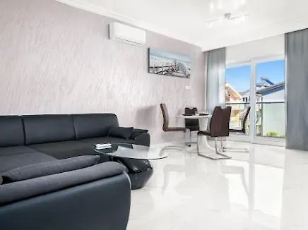 Luxury Apartments-la Dino Maky *