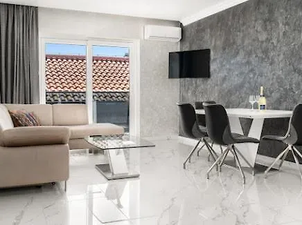 Luxury Apartments-la Dino Maky