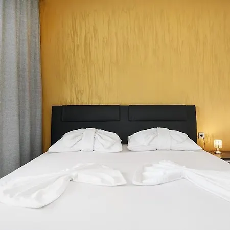 Luxury Apartments-la Dino Maky *