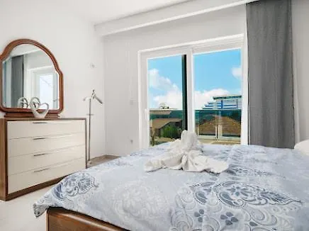 Luxury Apartments-la Dino Maky