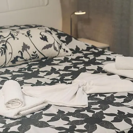 Luxury Apartments-la Dino Maky Апартаменты *