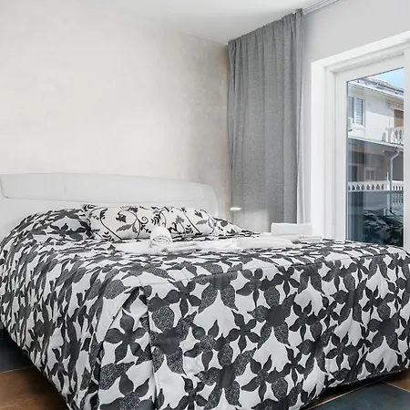Apartment Luxury Apartments-la Dino Maky *