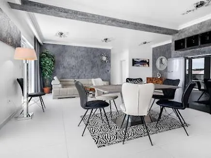 Luxury Apartments-la Dino Maky Appartamento