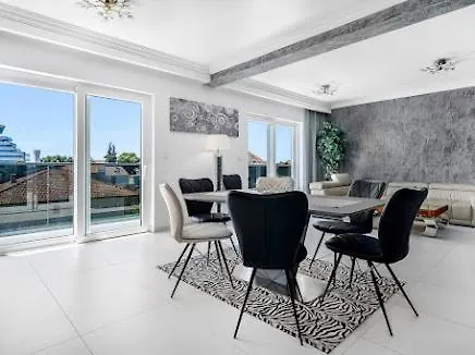 Apartment Luxury Apartments-la Dino Maky *
