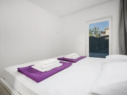 Luxury Apartments-la Dino Maky