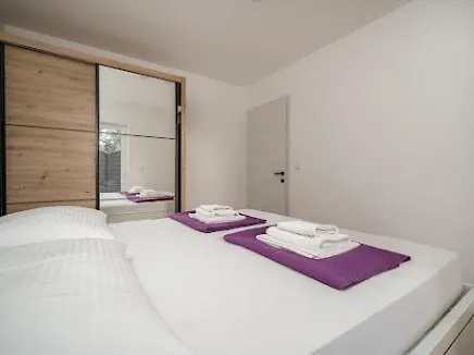 Luxury Apartments-la Dino Maky شقة *