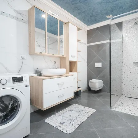 Luxury Apartments-la Dino Maky דירה *