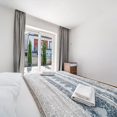 Luxury Apartments-la Dino Maky *