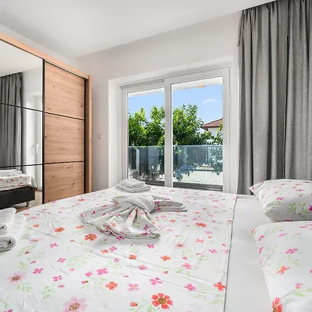 Luxury Apartments-la Dino Maky * וודיצה