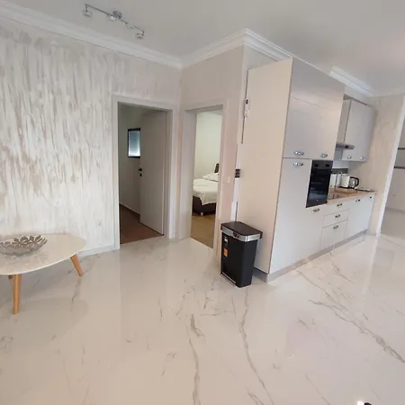 Апартаменты Luxury Apartments-la Dino Maky Водице