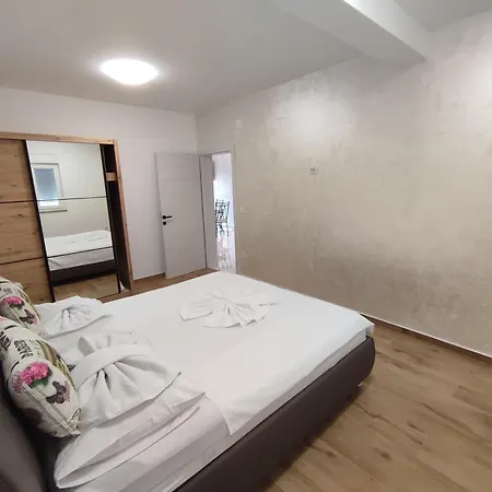 Luxury Apartments-la Dino Maky