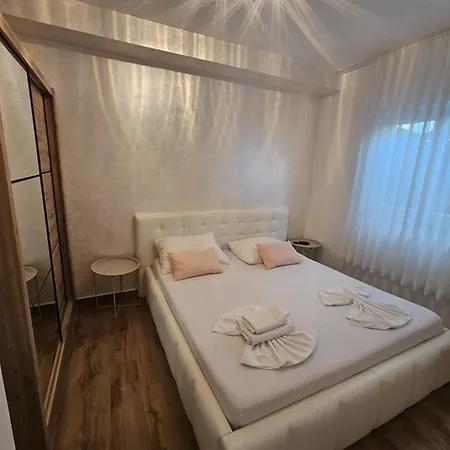 Luxury Apartments-la Dino Maky דירה *