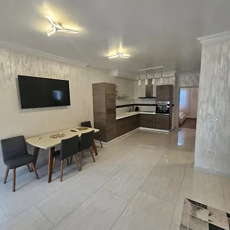 Luxury Apartments-la Dino Maky