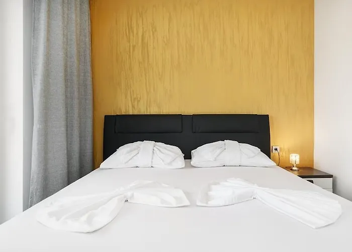 Luxury Apartments-la Dino Maky *