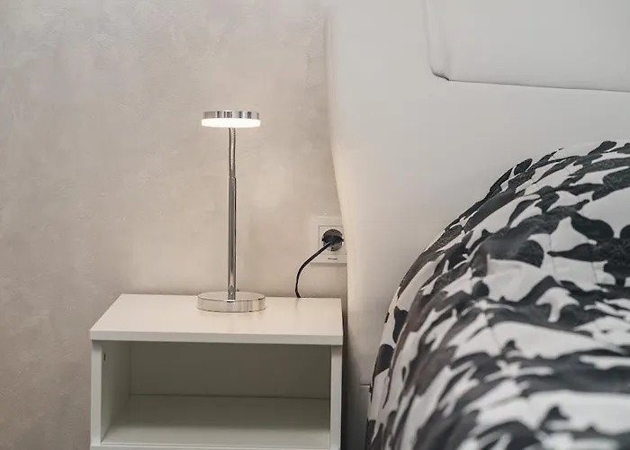 Luxury Apartments-la Dino Maky *