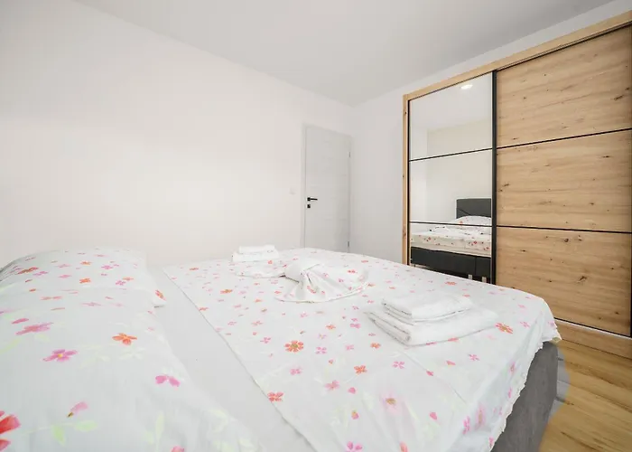 Appartement Luxury Apartments-la Dino Maky